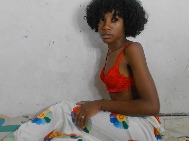 Claudiaah live cam on BongaCams