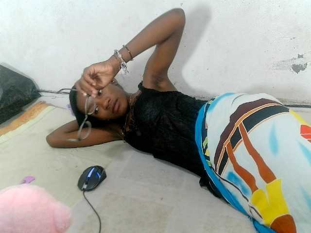 Claudiaah live webcam show