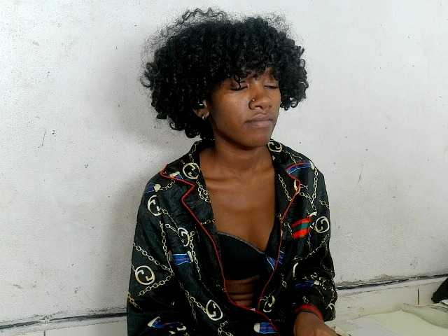 Claudiaah live cam on BongaCams