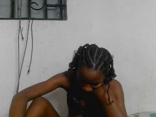 Claudiaah live cam on BongaCams