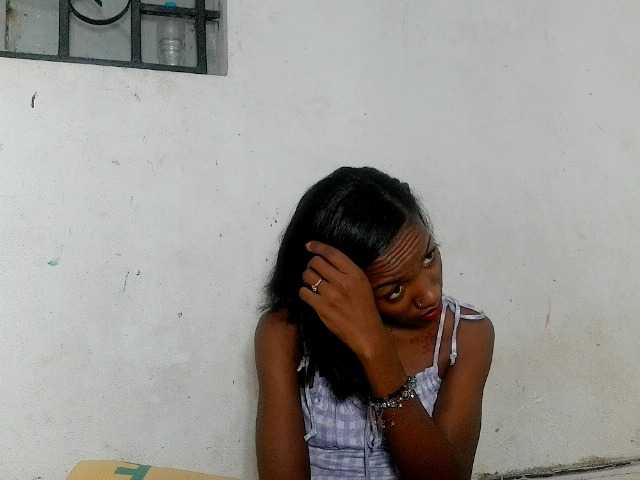 Claudiaah live cam on BongaCams