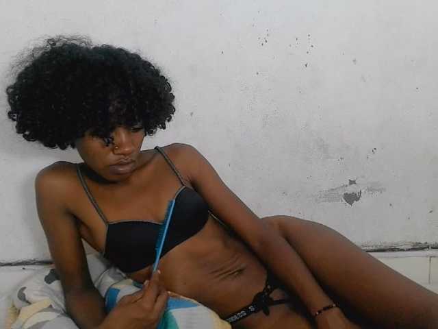 Claudiaah live cam on BongaCams