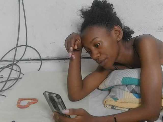 Claudiaah live cam on BongaCams