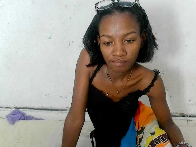 Claudiaah live cam on BongaCams