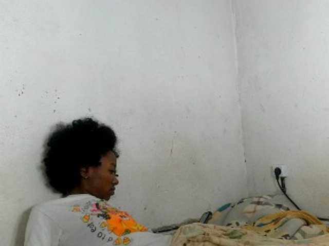 Claudiaah live cam on BongaCams