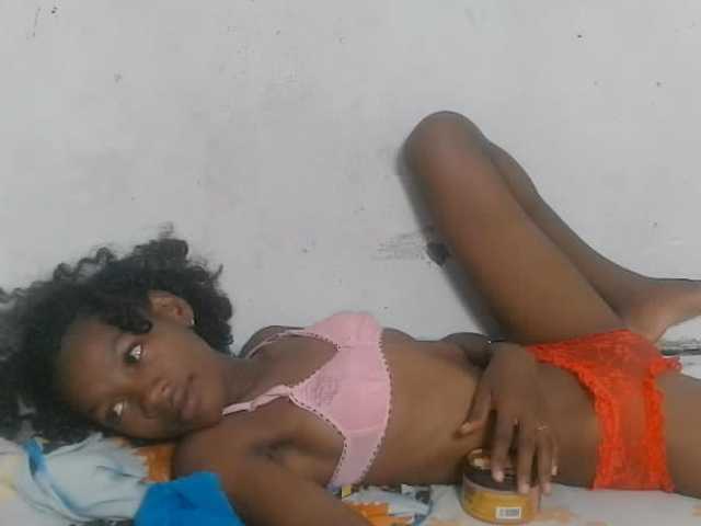 Claudiaah live cam on BongaCams