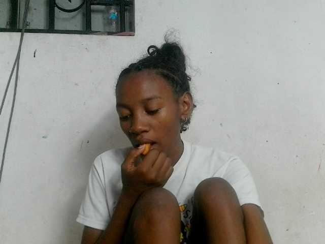 Claudiaah live cam on BongaCams
