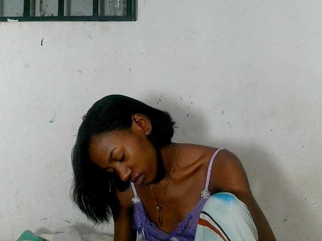 Claudiaah live cam on BongaCams