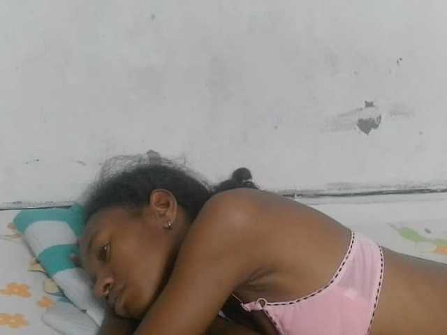 Claudiaah, en directo ahora en BongaCams