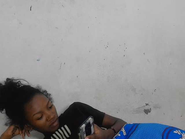 Claudiaah live cam preview