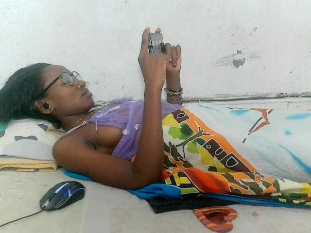 Claudiaah live cam on BongaCams