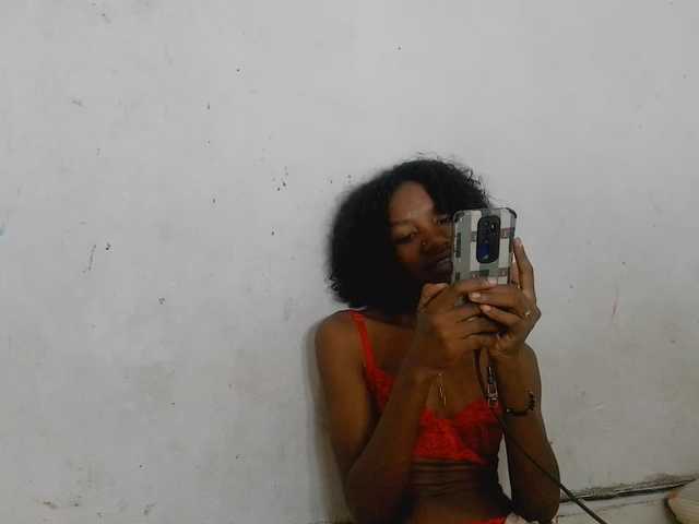 Claudiaah live cam on BongaCams