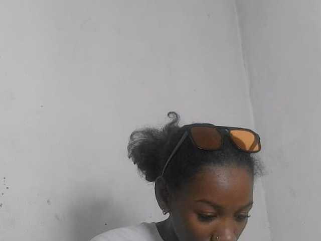 Claudiaah live cam preview