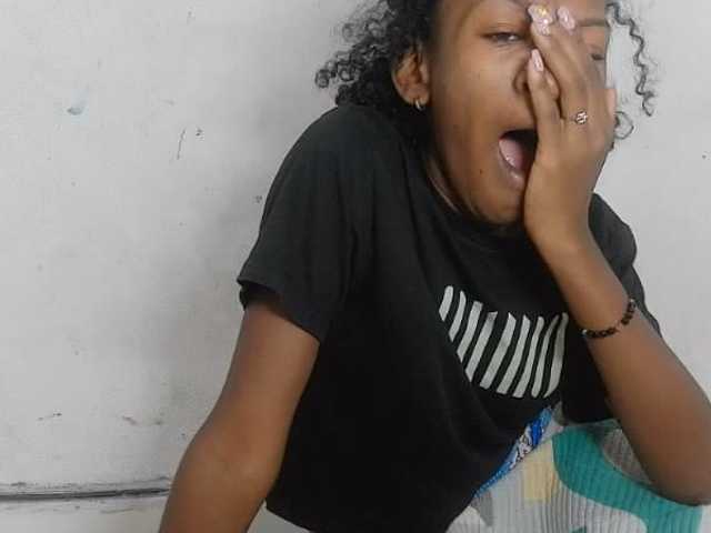 Claudiaah live cam preview