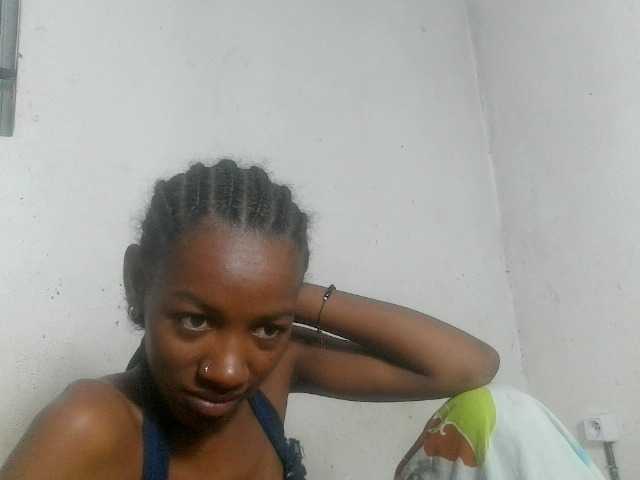 Claudiaah live cam on BongaCams