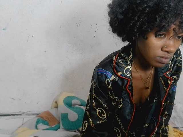 Claudiaah live cam on BongaCams