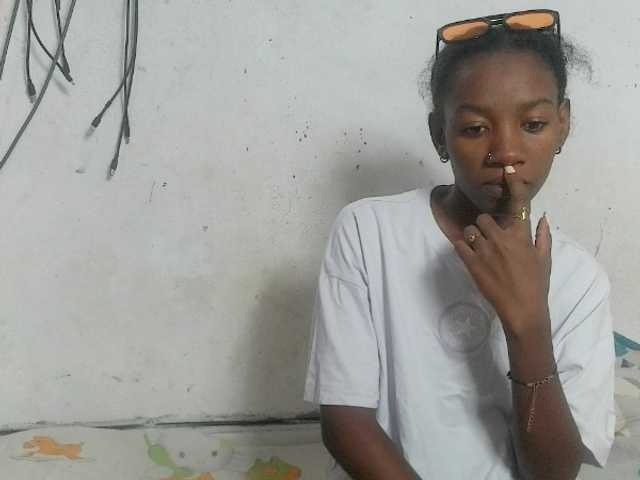 Claudiaah live cam on BongaCams