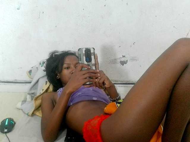 Claudiaah live cam on BongaCams