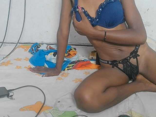 Claudiaah live cam on BongaCams