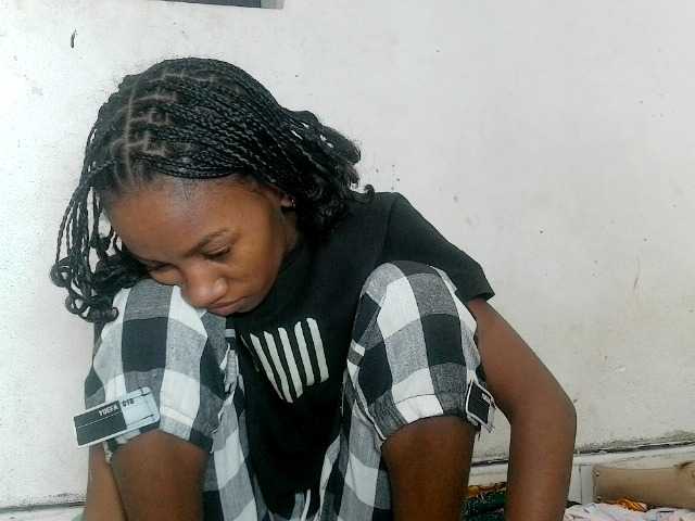 Claudiaah live cam on BongaCams