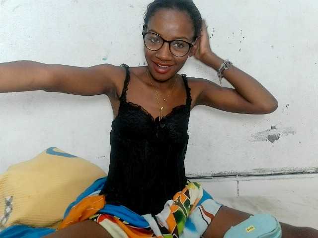 Claudiaah live cam on BongaCams