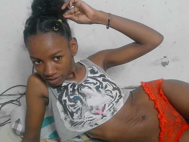 Claudiaah live cam on BongaCams