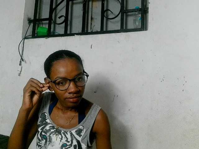 Claudiaah live cam on BongaCams