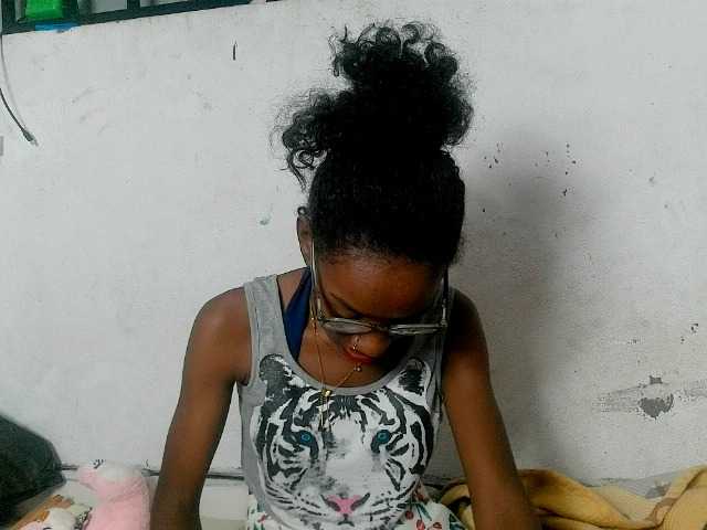 Claudiaah live webcam show