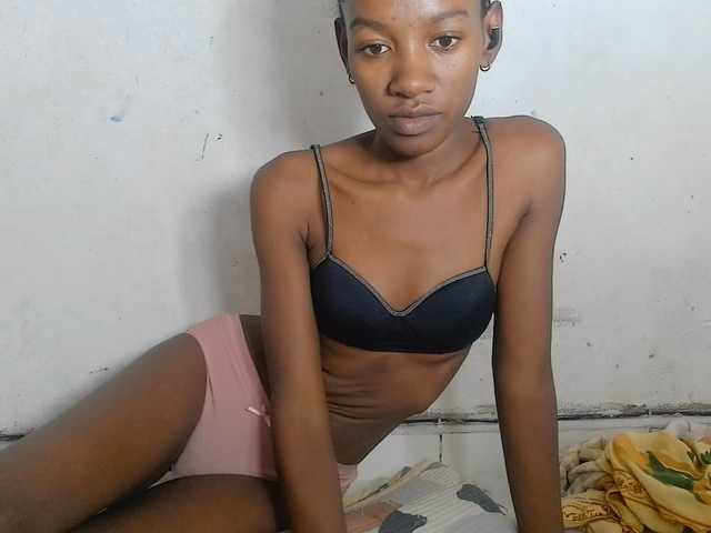 Claudiaah live cam on BongaCams