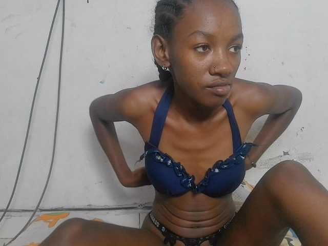 Claudiaah live cam on BongaCams