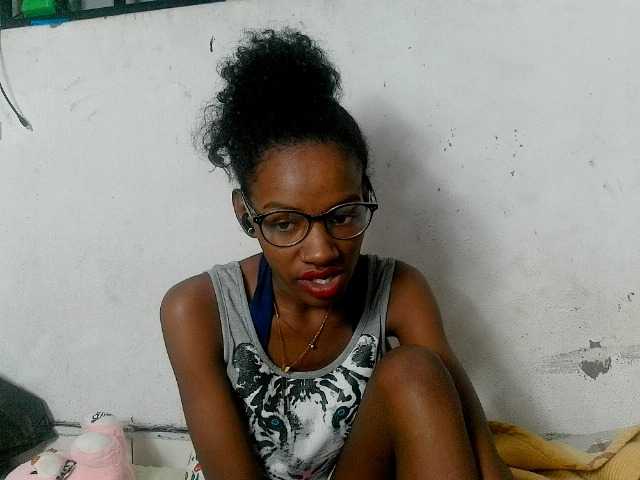 Claudiaah live webcam show