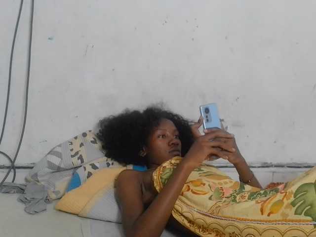 Claudiaah live cam on BongaCams