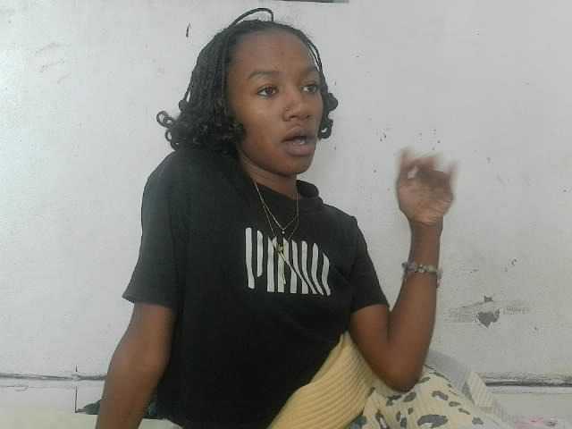 Claudiaah live cam on BongaCams