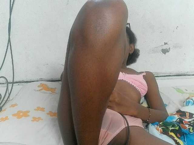 Claudiaah, en directo ahora en BongaCams