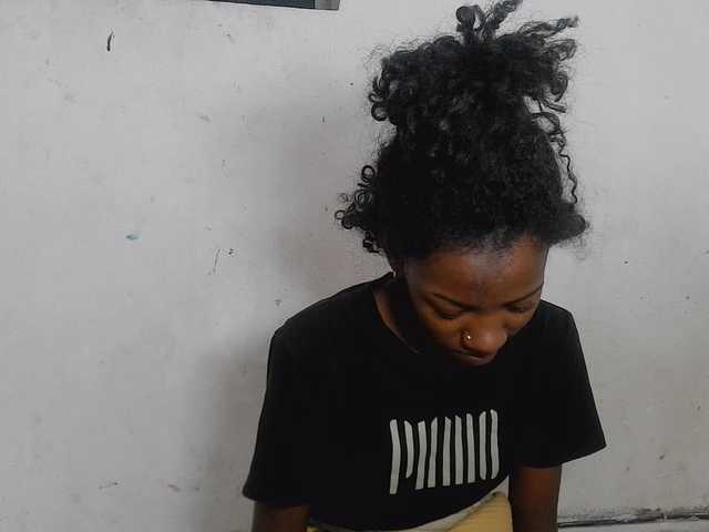 Claudiaah live cam on BongaCams