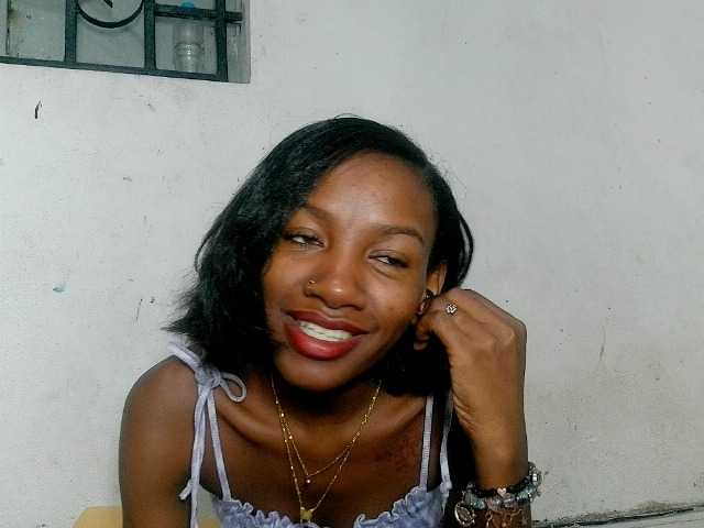 Claudiaah live cam on BongaCams