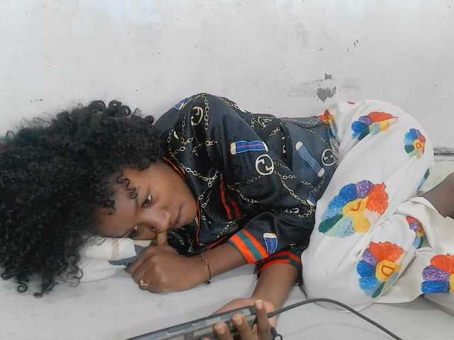 Claudiaah live cam on BongaCams