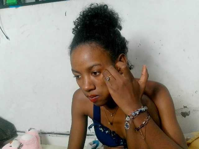 Claudiaah live cam on BongaCams