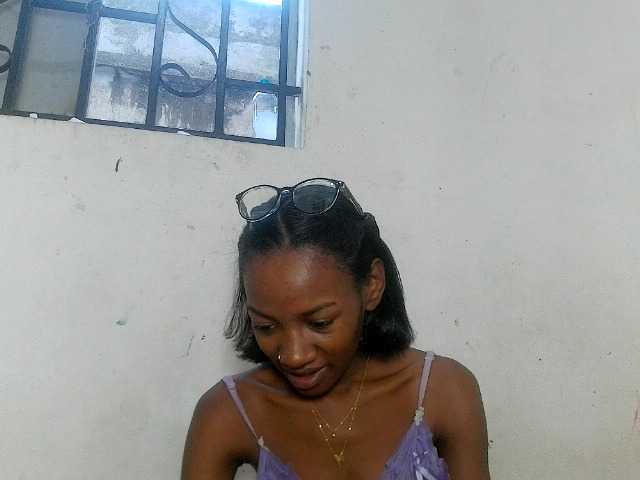 Claudiaah live cam on BongaCams