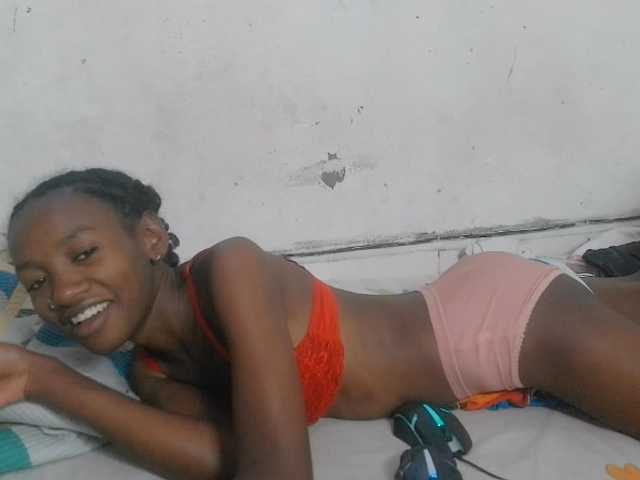 Claudiaah live cam on BongaCams