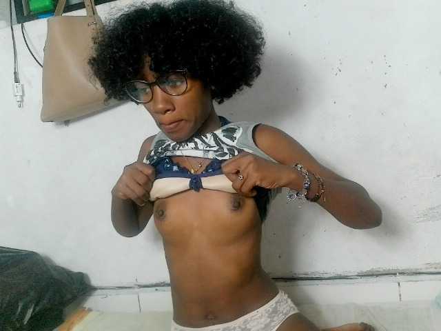 Claudiaah live cam on BongaCams