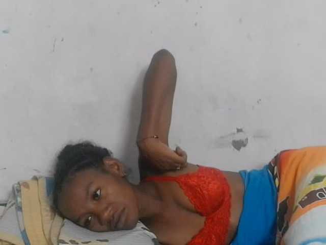 Claudiaah live cam on BongaCams