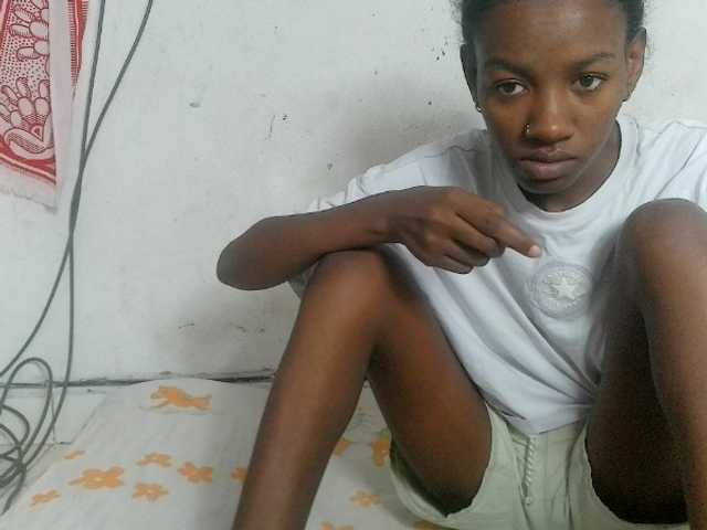 Claudiaah live cam on BongaCams