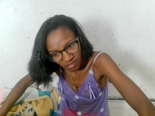 Claudiaah live cam on BongaCams