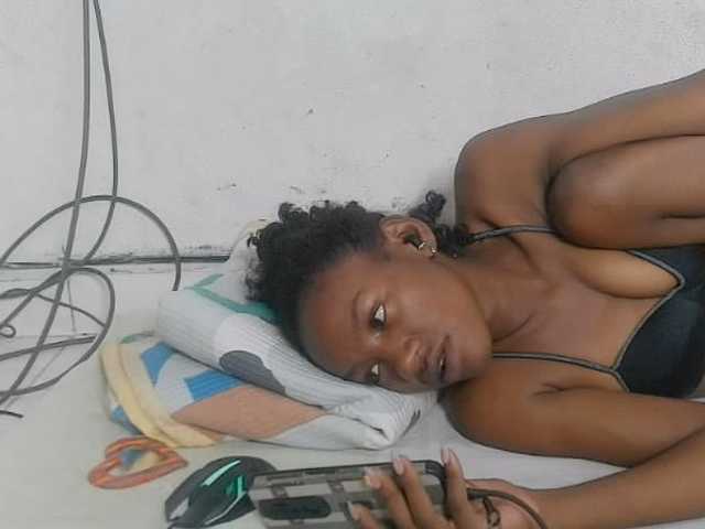 Claudiaah live cam on BongaCams