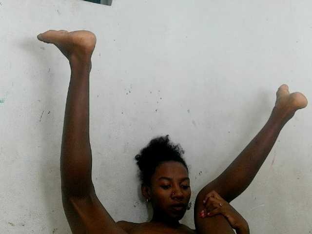 Claudiaah live cam on BongaCams