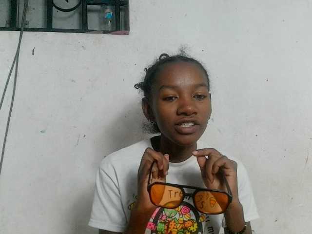 Claudiaah live cam preview