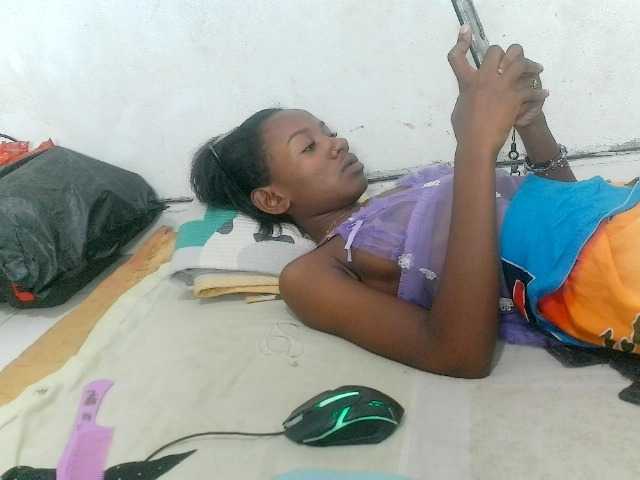 Claudiaah live cam on BongaCams