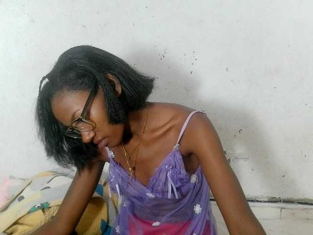 Claudiaah live cam on BongaCams