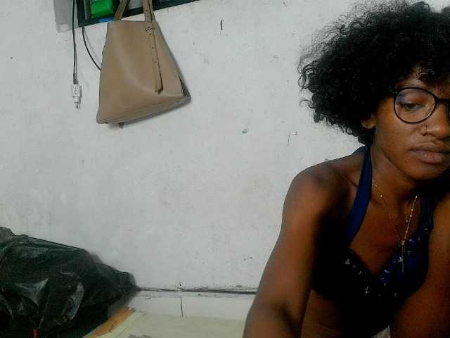 Claudiaah live webcam show